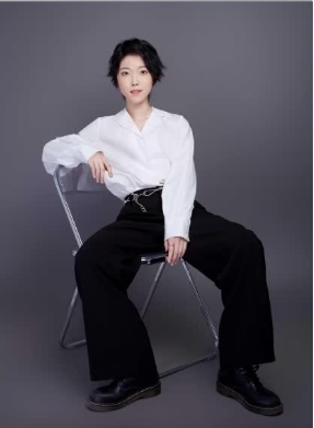 洛素国际艺术留学-Zoey 老师