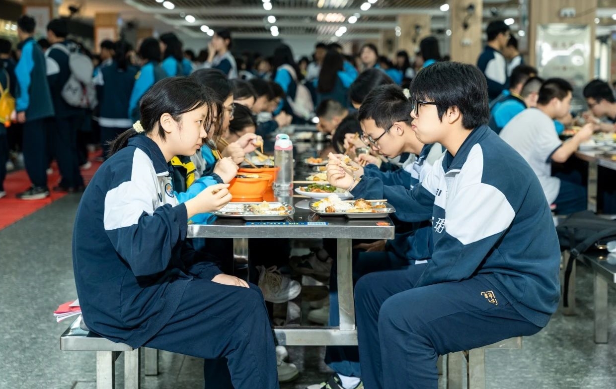 长沙珺琟高级中学-食堂