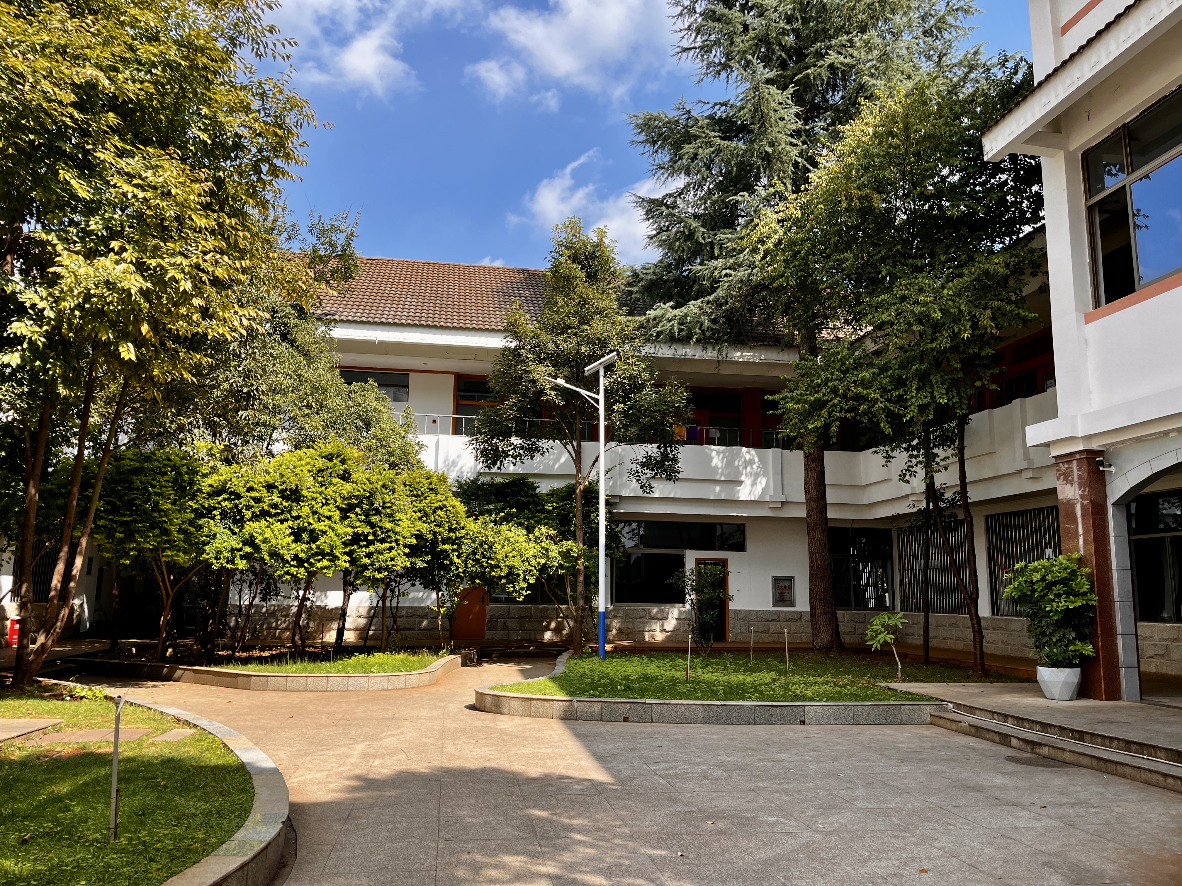 精进不休,竿头日上-昆明艺考生文化课补习教育学校名单公布1