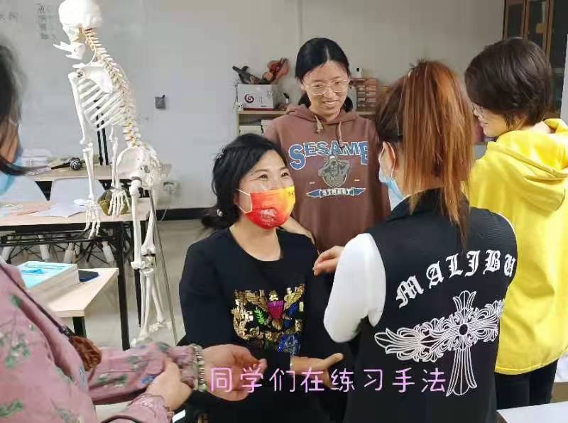 广州市润贤中医学堂-刮痧拔罐课