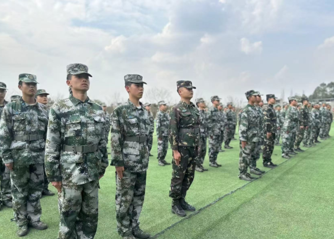 四川成都值得信赖的青少年叛逆/早恋矫正军事化特训基地推荐