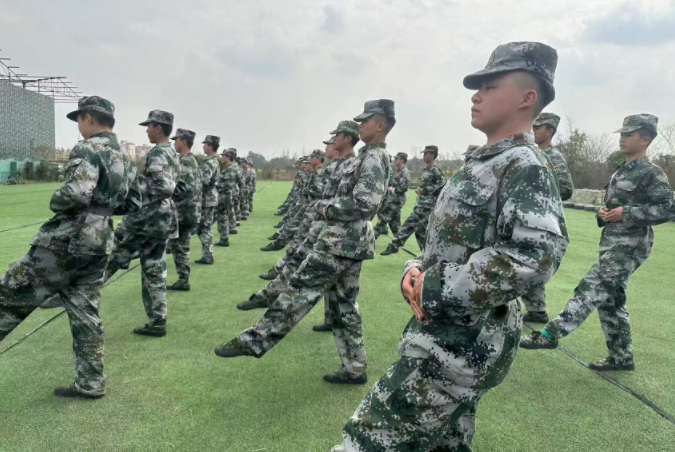 重榜推荐成都市正规封闭式帮孩子走出厌学的军事化特训学校【&ldquo;1335培训体系&rdquo;和&ldquo;3R5C教学法&rdquo;】