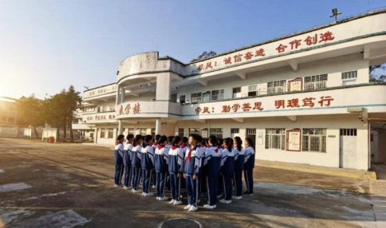 十大惠州市惠城区叛逆期沉迷手机孩子网瘾戒除军事化教育学校【明德教育】